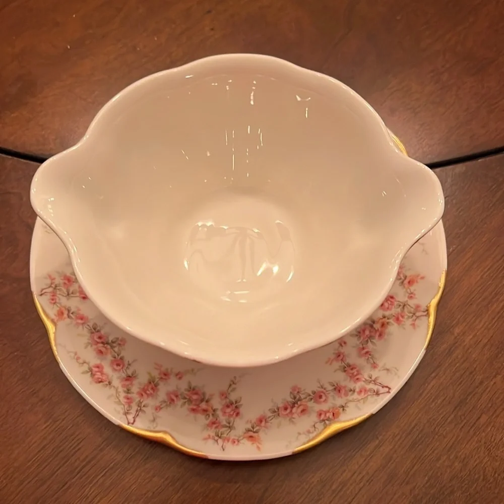 Haviland Varenne Round Gravy Boat/Attached Underplate
